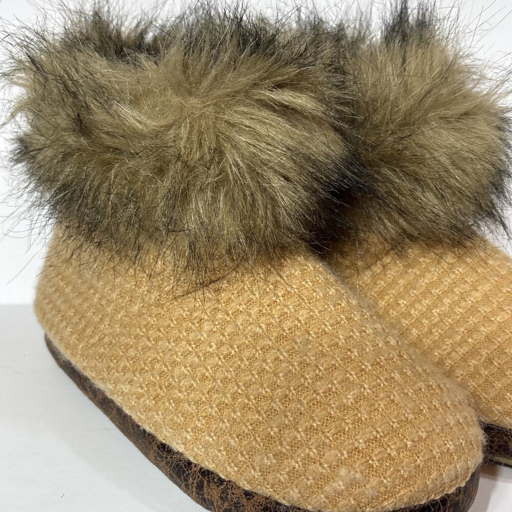 Cuddle duds Size 7-8 Slippers - Picture 2 of 9